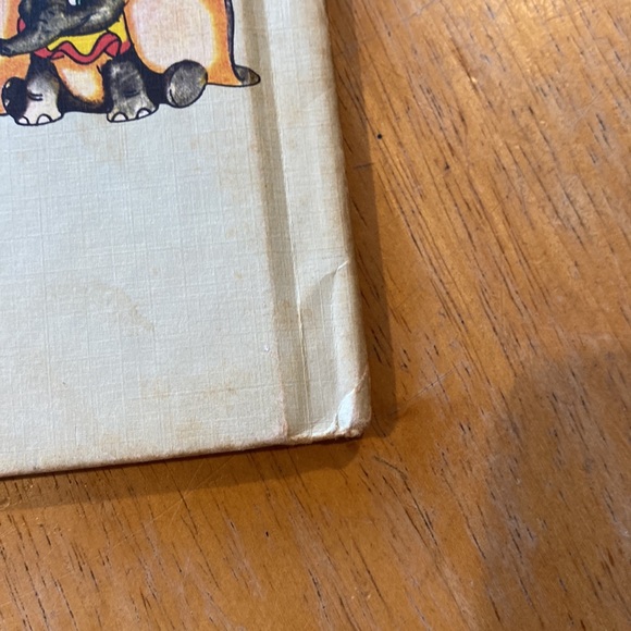 Vintage 1978 Walt Disney’s Dumbo the flying elephant book - Picture 7 of 7